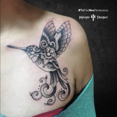 Tatuaje de colibrí en el pecho – Creado por Germán | Infierno Tatuajes