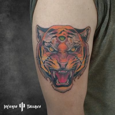 Tatuaje de tigre en el brazo – Creado por Paula | Infierno Tatuajes